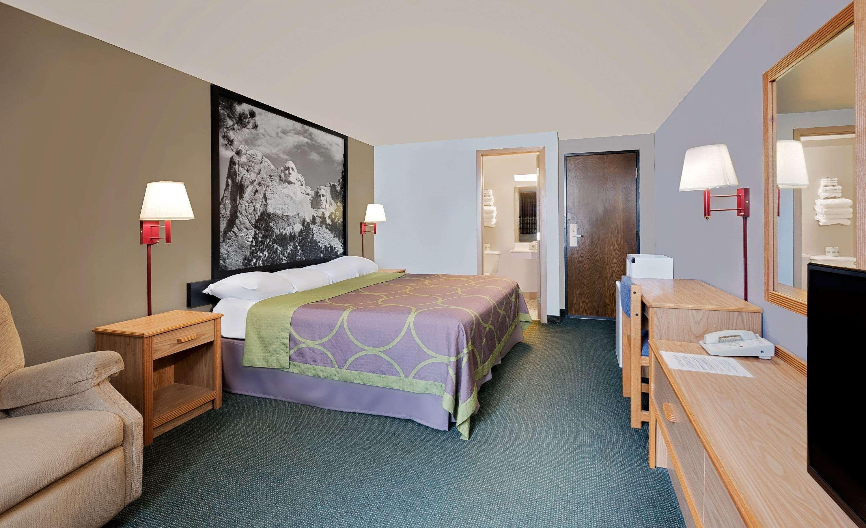 Super 8 By Wyndham Spearfish Otel Dış mekan fotoğraf