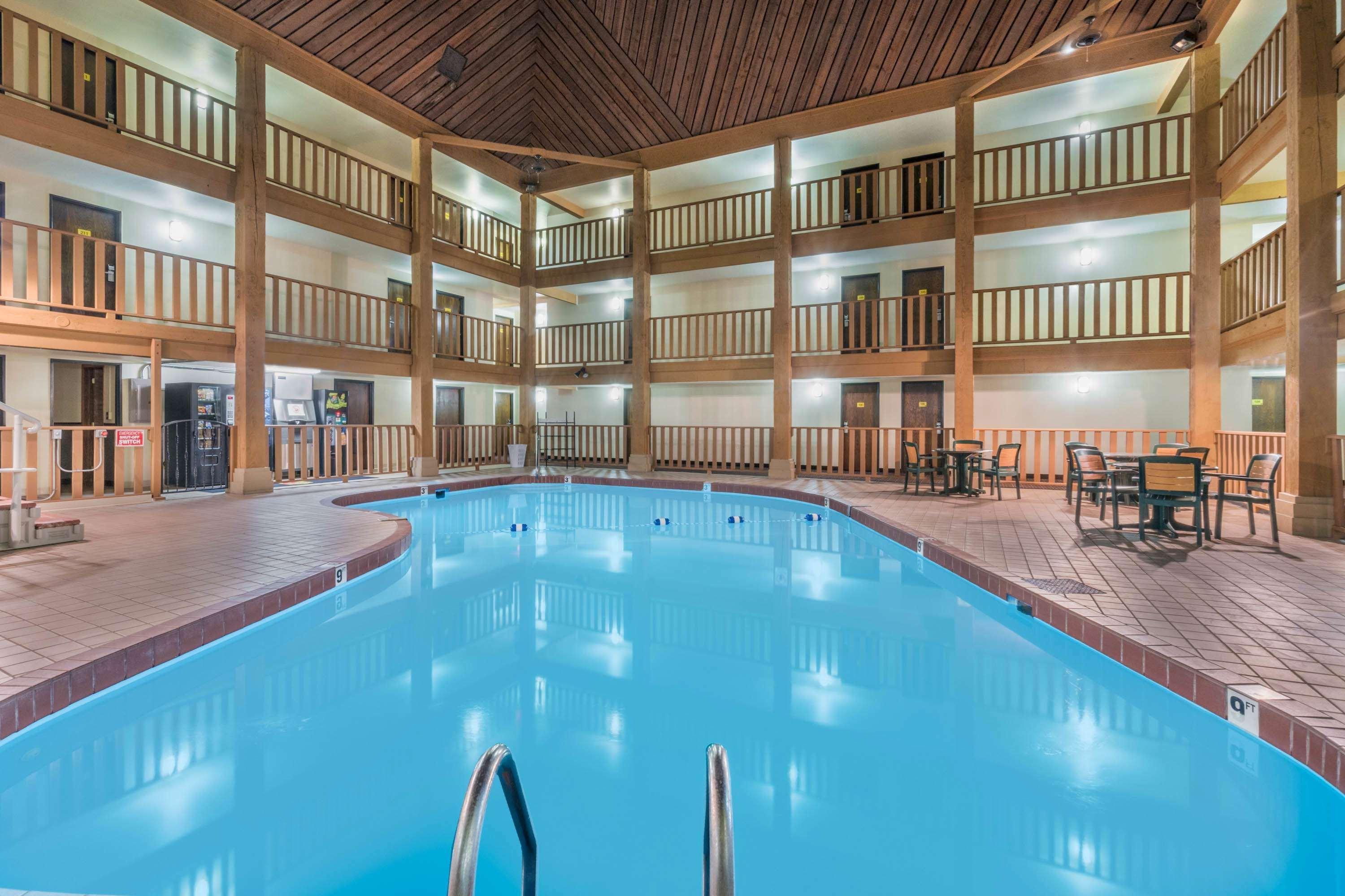 Super 8 By Wyndham Spearfish Otel Dış mekan fotoğraf