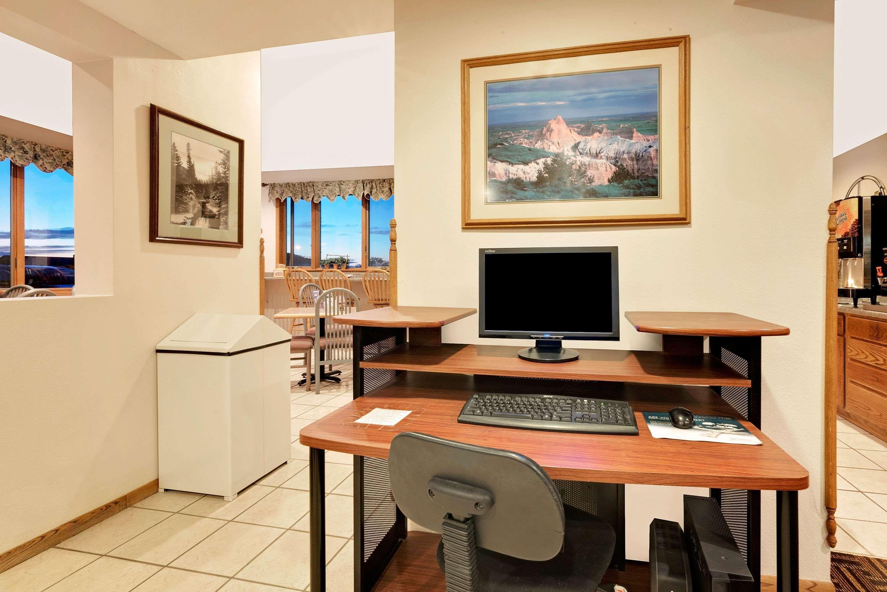 Super 8 By Wyndham Spearfish Otel Dış mekan fotoğraf